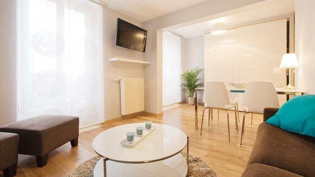 Montmartre Abbesses Sacre-coeur Apartment